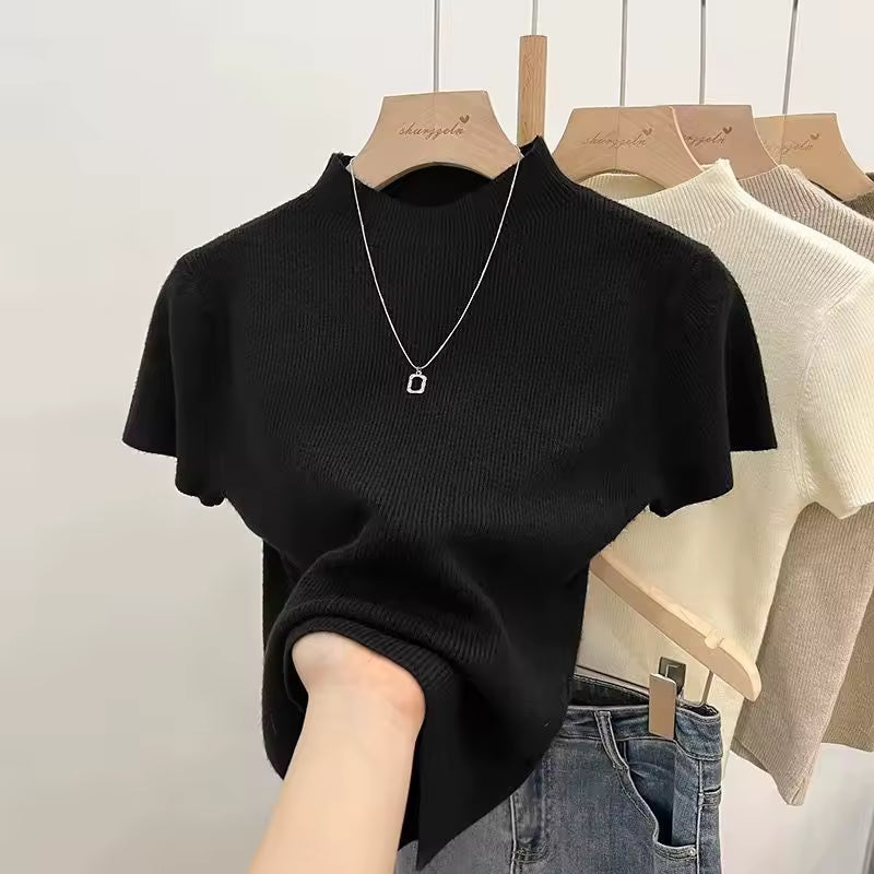 Stylish and warm sleeveless top.