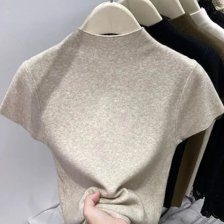 Stylish and warm sleeveless top.